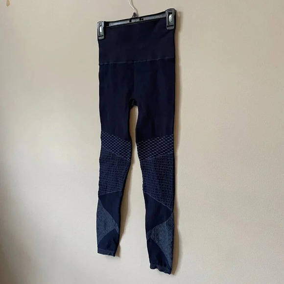 NWT SPANX Women's Size Small Look At Me Now Seamless Moto Leggings Indigo Sky - Picture 13 of 16